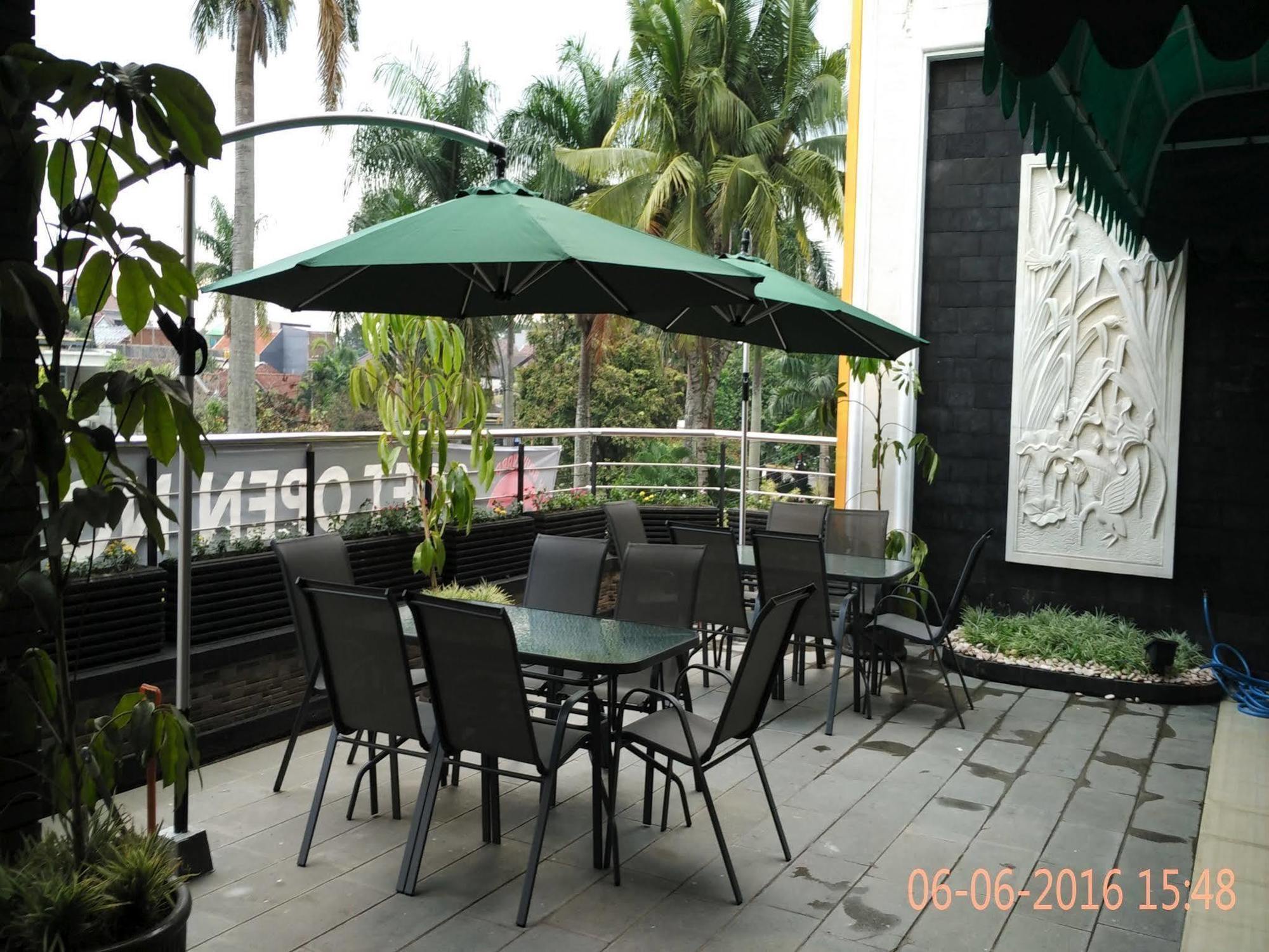 Malang City Boulevard Homestay Extérieur photo